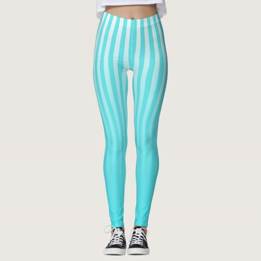 Een pose in Stripes Leggings (Voorkant)