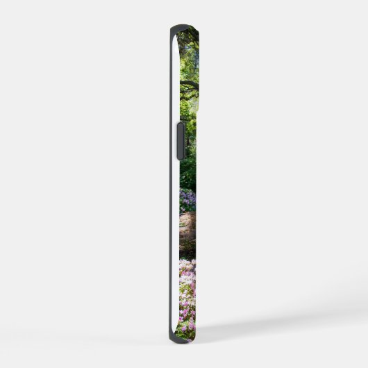 een prachtig lentelandschap in een Japanse tuin iPhone 15 Case (Rechterkant)