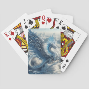 Een prachtige draak omringd door wolken pokerkaarten