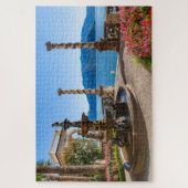 Een prachtige fontein in een tuin op het Como-meer Legpuzzel (Verticaal)
