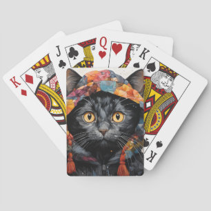 Een prachtige zwarte kat in een kleurrijke jas pokerkaarten