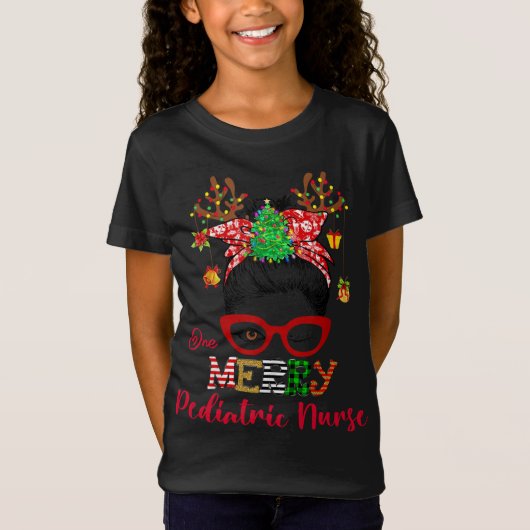 Een prettig kinderdagverblijf met kerstmis Pajama  T-shirt (Voorkant)