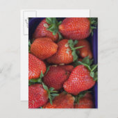 een punnet van rijpe verse aardbeien die te koop w briefkaart (Voorkant / Achterkant)