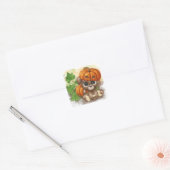 Een puppy in een pompoen pet vierkante sticker (Envelop)