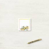 Een raam met gele en witte bloemen - post-it® notes (Op bureau)