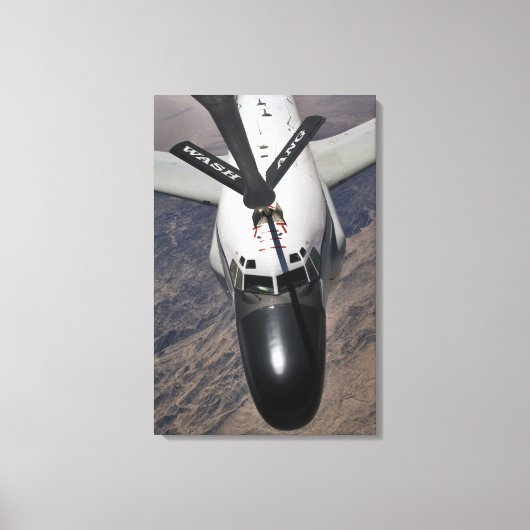 Een RC-135 Rivet Joint Reconnaissance vliegtuig Canvas Afdruk (Voorkant)