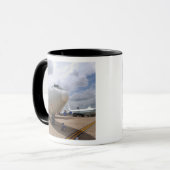 Een RC-135V/W rivet Joint vliegtuig Mok (Voorkant links)