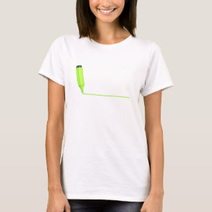 Een rechte lijn tekenen met een groene markeerstif t-shirt