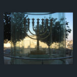 Een reconstructie van de menorah van de tempel poster<br><div class="desc">Een reconstructie van de menorah van de tempel,  gemaakt door het tempelinstituut. (Binnenin de trap van de joodse kwart naar de westerne muur)</div>
