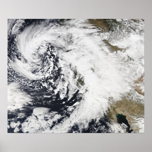 Een reeks sterke stormen met felle winden 2 poster (Voorkant)