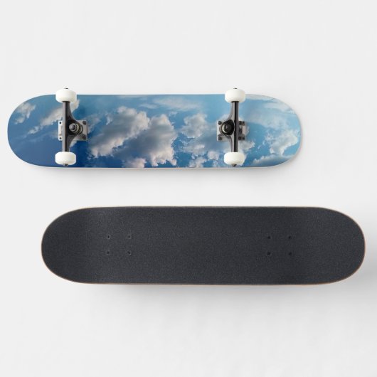 Een reeks wolken persoonlijk skateboard (Horizontaal)