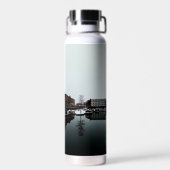 Een reflectie, in het water waterfles (Achterkant)