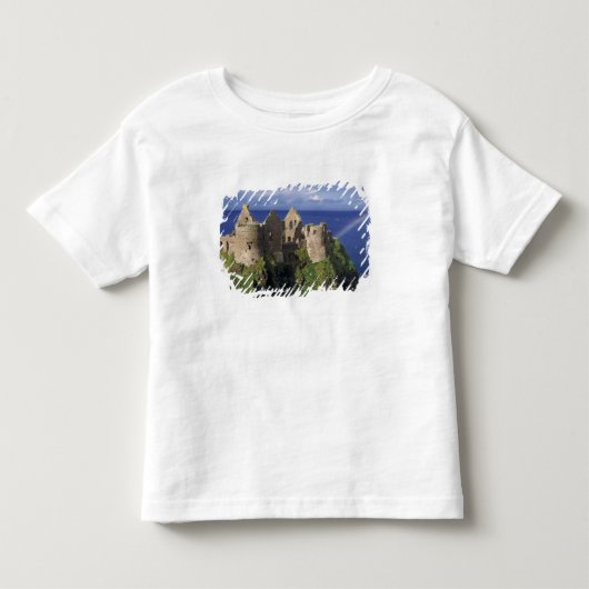 Een regenboog treft middeleeuws kasteel Dunluce aa Kinder Shirts (Voorkant)