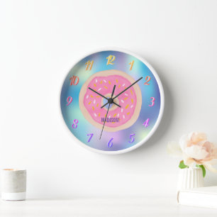 Een regenboog van kleuren, een roze donut met een