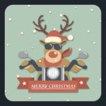 Een rendierzonnebril op motorfiets vierkante sticker<br><div class="desc">rudolf rudolf,  rocker lifestyle glimlach schattig,  leuke zonnebrillen tegen de vintage,  grappige hipster fiets biker,  neuscadeaus santa claus,  fietsenhertenrijkwaar,  rode wintermotorrender,  gelukkige motorfietsfeestdagen,  illustratie van de cartoon,  kerstcadeautje rudolf rudolf.</div>