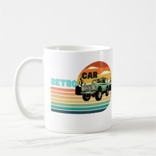 Een retro grote auto koffiemok