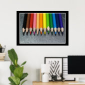 Een rij gekleurde pennen. poster (Thuiskantoor)