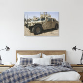 Een rij humvees van het militaire beleid van de ta canvas afdruk (Insitu (Slaapkamer))