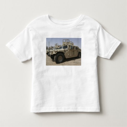 Een rij humvees van het militaire beleid van de ta kinder shirts (Voorkant)