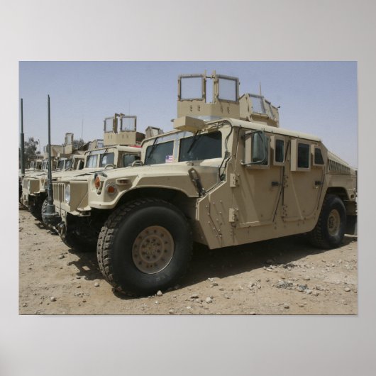 Een rij humvees van het militaire beleid van de ta poster (Voorkant)