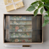 Een rij oude boeken met verfraaide bloemen tissuepapier (Geschenk)