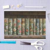 Een rij oude boeken met verfraaide bloemen tissuepapier (Craft)