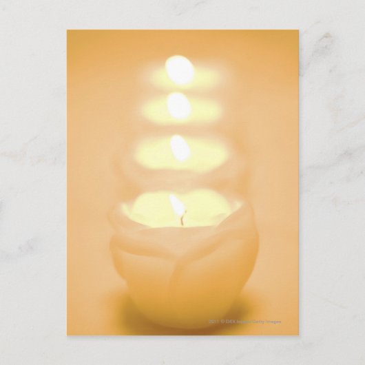 Een rij verlichte kaarsen briefkaart (Voorkant)