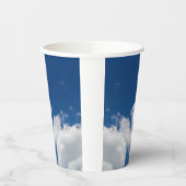 Een rij wolken papieren bekers (Links)