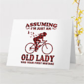 Een rijdende vrouw verondersteld dat ik gewoon een kaart (Gele Bloem)