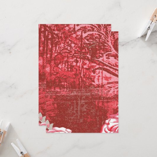 Een rijk pattereerde textiel met levendige rode h kaart (Voorkant / Achterkant in situ)