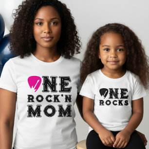 Eén Rock'n Mom Gitaarplectrumpadeau voor Ouders Ve T-shirt