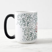 Een rode bloem op een zwarte achtergrond magische mok (Links)