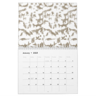 Een rode en witte Zwitserse vlag zwaait onder een  Kalender