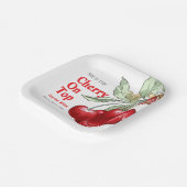 Een rode kers op Top Baby shower Papieren Bordje (Gebogen)