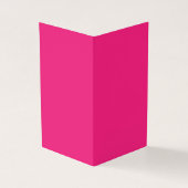 Een rode roos met levendige bloemblaadjes omgeven  kaart (Buitenkant)