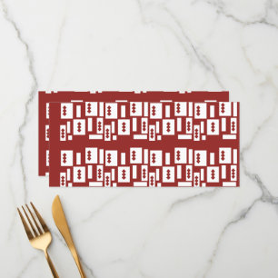 Een rode vloerbedekking met een textuurpatroon is menu