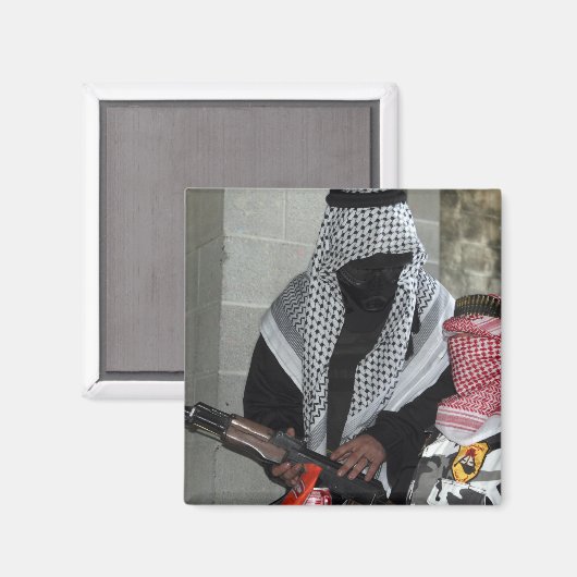 Een rollenspelende vijandelijke agressor bewapent  magneet (Voorkant / Achterkant)