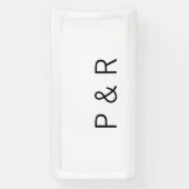 Een romantische partner die een paar initialen let spandoek (Verticaal)