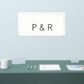 Een romantische partner die een paar initialen let spandoek (Beurs)