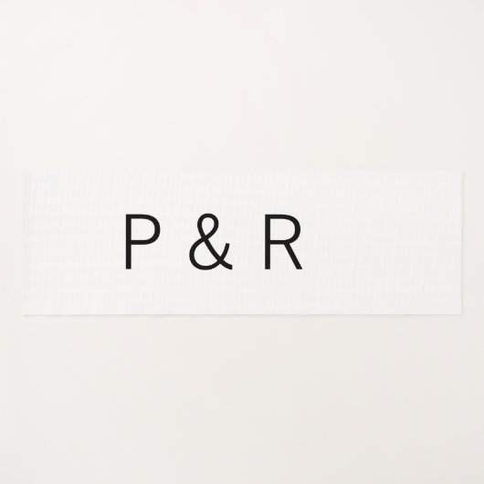 Een romantische partner die een paar initialen let yogamat (Voorkant (horizontaal))