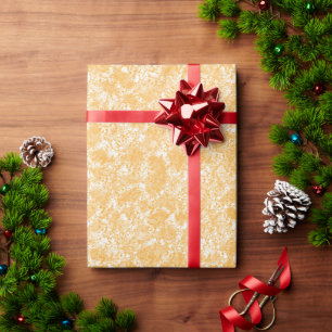 Een rond tapijt met een levendige mix van geel en  cadeaupapier