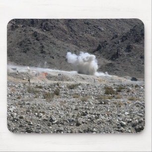 Een ronde van een AT-4 kleine raketwerper Muismat