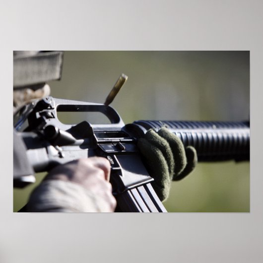 Een ronde vlucht uit de kamer van een M-16A2 Poster (Voorkant)