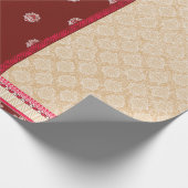 Een rood en beige tapijt met een rode rand cadeaupapier (Hoek)