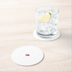 Een rood hart-symbool gemaakt met vloeiende, dikke ronde kartonnen onderzetter