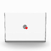 Een rood hartsymbool gemaakt met vloeiende, gedurf fotoblokken (Voorkant)