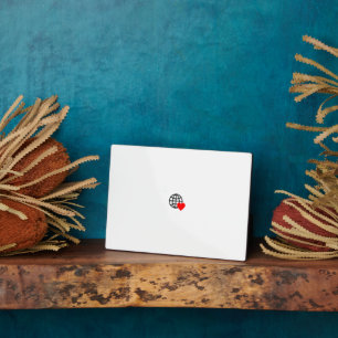 Een rood hartsymbool gemaakt met vloeiende, gedurf fotoplaat