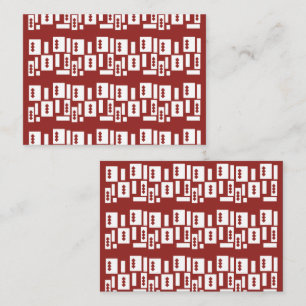 Een rood tapijt met een getextureerd patroon is ve plaatskaartje