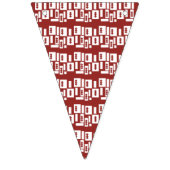 Een rood tapijt met een getextureerd patroon is ve vlaggetjes (Tweede vlag)