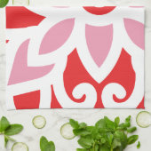 Een rood-wit patroon met een bloem erop theedoek (Gevouwen)